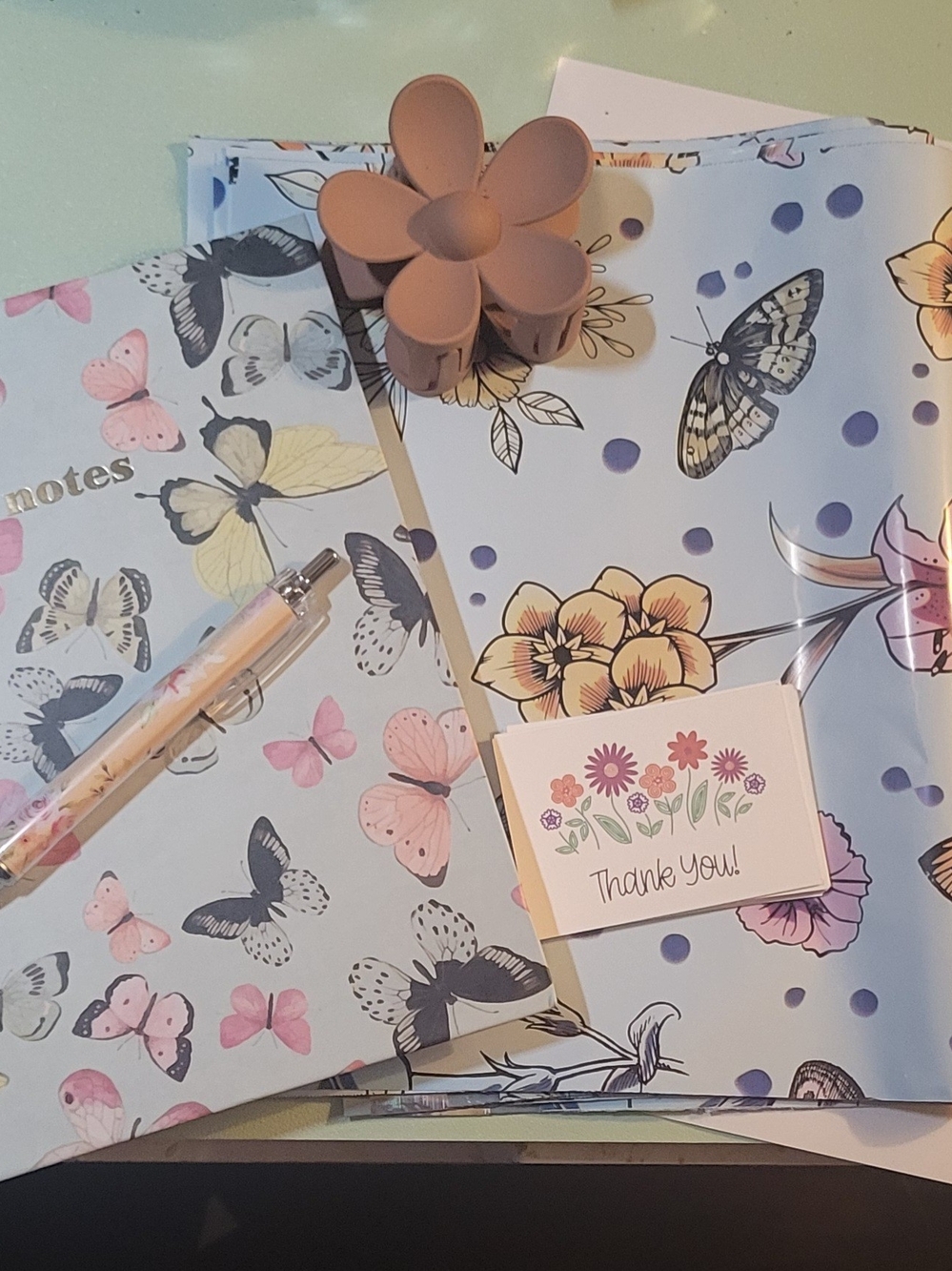 Floral & Butterfly Stationary Set with Flower Clip, (5) 10X13 Polys,stickers,pen - Picture 2 of 5